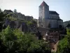 Saint-Cirq-Lapopie - Église, maisons du village, arbres, ruines (vestiges) du château et rocher de Lapopie, dans la vallée du Lot, en Quercy