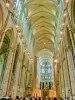 Nave of the cathedral (© Jean Espirat)