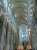 Nave of the cathedral (© J.E)