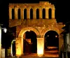 La Porte d'Arroux al calar della notte (© city of Autun-CCGAM)