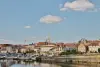 The city and the Dordogne