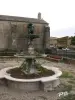 Ancienne fontaine près de l'église