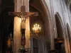 Dans la cathédrale, le Christ noir du XIIIe s.