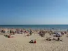 Grande plage de Saint-Jean-de-Monts, plutôt fréquentée