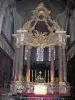 Анжер - Интерьер собора Сен-Морис: высокий алтарь