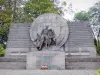 Памятник Андре Мажино