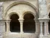 Abbazia di Fontenay - Arcate del chiostro romanico