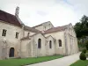 Abbazia di Fontenay - Abside della chiesa abbaziale e campanile dell'edificio dei monaci