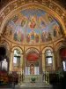 Agen - Inside Saint-Caprais cathedral: choir and frescoes (murals)