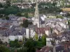Argenton-sur-Creuse - Glockenturm der Kirche Saint-Sauveur und Häuser der Altstadt
