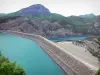 Barrage de Serre-Ponçon - Retenue d'eau (lac artificiel), barrage en terre (digue en terre), rivière Durance et montagnes