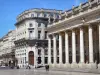 Bordeaux - Grand Théâtre de style néo-classique et ses colonnes corinthiennes, siège de l'Opéra National de Bordeaux, place de la Comédie et façades de la vieille ville 