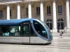 Bordeaux - Tramway de Bordeaux passant devant la colonnade du Grand Théâtre