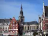 Cambrai - Iglesia de San Gery con su torre y casas en la ciudad