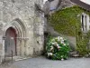 Château-Guillaume - Iglesia, la hortensia y la casa en la aldea en la ciudad de Lignac, en el valle de la Allemette, en el Parque Natural Regional de la Brenne