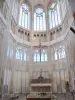 Chiesa di Saint-Thibault - All'interno della chiesa di Saint-Thibault: coro