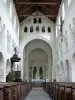 Chiesa di Vignory - All'interno della chiesa romanica di Saint-Etienne: navata e del coro