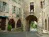 Cordes-sur-Ciel - Tür Ormeaux und Wohnsitze aus Stein der mittelalterlichen Stätte