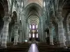 Gap - Dentro de la catedral de Notre-Dame-et-Saint-Arnoux: nave y el coro