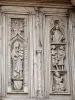 Igreja de Saint Thibault - Detalhe da folha da porta esculpida