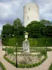 Issoudun - White Tower (torre) che domina la città giardino