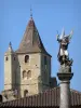 Lavardens - Klokkentoren van Saint Michael en Saint-Michel kolom
