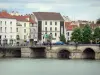 Meaux - Ponte sobre o rio Marne e fachadas da cidade