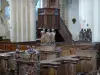 Montréal - Im Inneren der Stiftskirche Notre-Dame: Geschnitztes Holzgestühl, das mit runden Gruppen geschmückt ist
