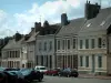 Montreuil-sur-Mer - Häuser der Stadt, Wolken im Himmel