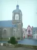 Piriac-sur-Mer - Kirche und Häuser des Dorfes (Badeort)