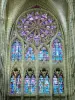 Soissons - All'interno della cattedrale di Saint-Gervais-et-Saint-Protais: finestre del transetto nord rosone e la sua radiosa
