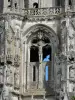 Soissons - Ex Abbazia di Saint-Jean-des-Vignes: dettagli intagliati di una delle due torri della chiesa abbaziale