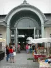 Tarbes - Markthalle Marcadieu und Marktstände