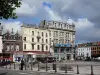 Tourcoing - Piazza della Repubblica, negozi e case della città