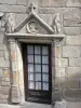 Treignac - Voordeur van een stenen huis