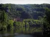 Vallée du Lot - Rivière (le Lot) et arbres au bord de l'eau, en Quercy