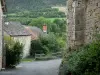 Le Villard - Spazierweg im befestigten Dorf; auf der Gemeinde Chanac