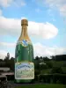 Wijnstreek van de Champagne - Champagne: champagne Giant Cramant (dorp van de Côte des Blancs)