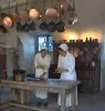 Fabrication et dégustation des caramels du Château des Gourmands dans les cuisines