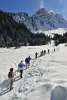 Randonnée raquettes en direction du refuge des Tindérêts avec un guide (© P.Brault)