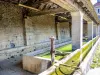 Bassins de la fontaine-lavoir-abreuvoir, couverte (© J.E)