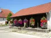 Village fleuri, le lavoir