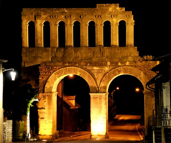 Porte d'Arroux - Monument à Autun
