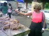 Un pêcheur vend ses langoustes vivantes à Capesterre !