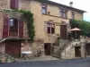 Castelnau-Pégayrols の住居のファサード