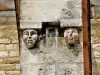 Скульптуры на фризе внешней стены соборной церкви (© Jean Espirat)