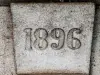 Clé de linteau, datée de 1896 (© J.E)