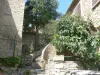 Dans le village de Gordes