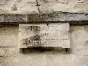 Date on the lintel of the gate of the belfry of Lurs (© J.E)