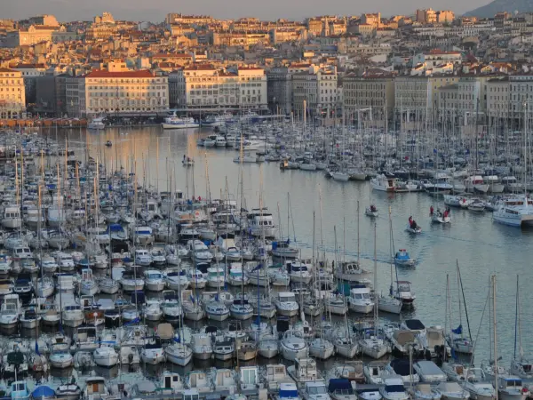 Porto Turistico del Vieux Port - Luogo di svago a Marseille